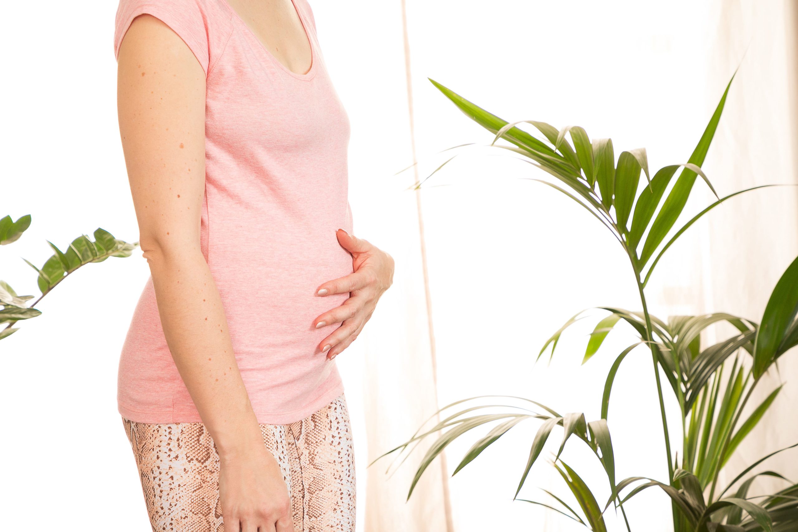 Blähbauch, schwanger aussehen nach der chwangerschaft - das ist ein Bauch mit Rektusdiastase