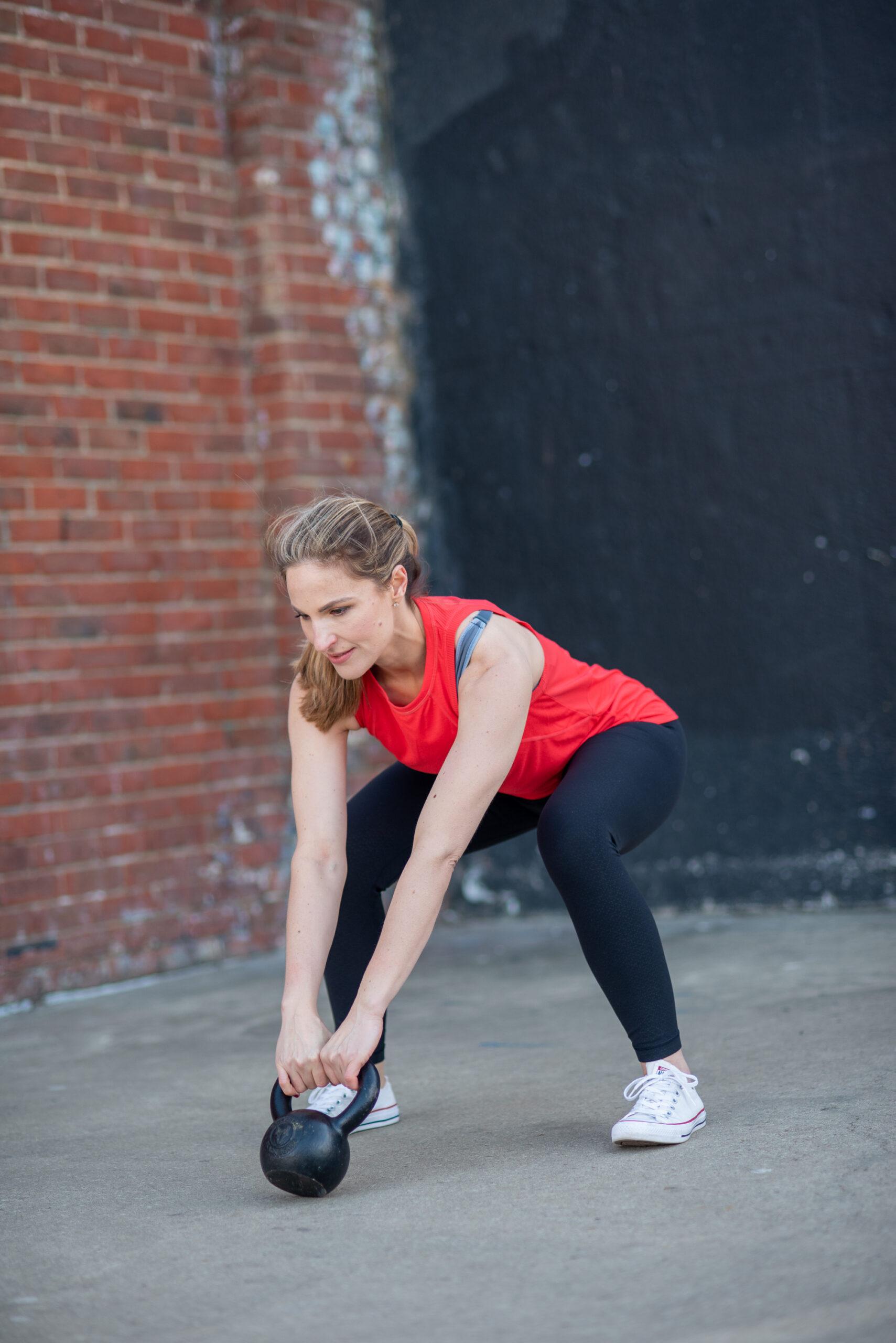 bells-and-flow-SAL_8789-scaled Bells and Flow von Janey Sattenau - Kettlebell Übungen