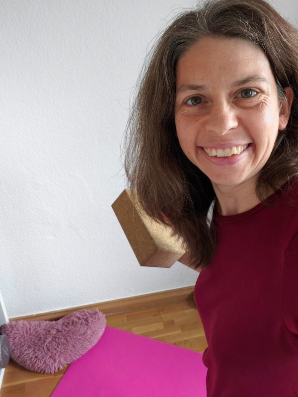 Mein Zubehör im Beckenbodentraining: Matte, Kissen und Yoga-Blöcke